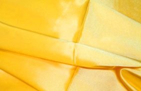 атлас стрейч liy-404 13-0758 желтый (97%-пэ, 3%-лайкра), 150см, 93 гр/м2, рулон прим. 50м купить в Оренбурге.
